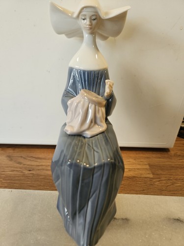 Lladro nun time - nun,