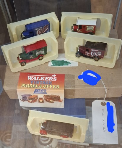 Complete walkers crisps - walkers,