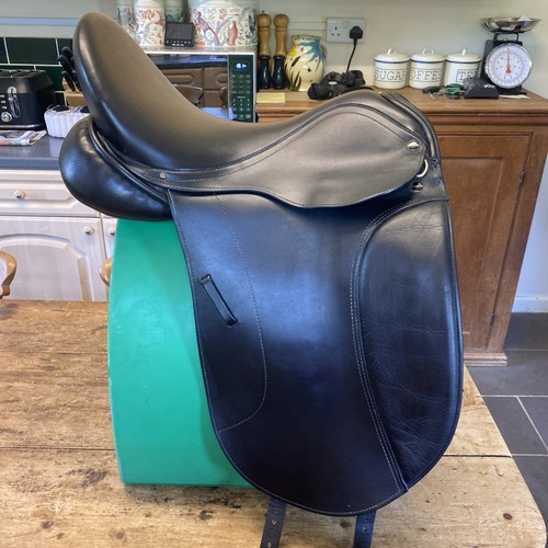 Sankey dressage saddle - dressage, 17.5"