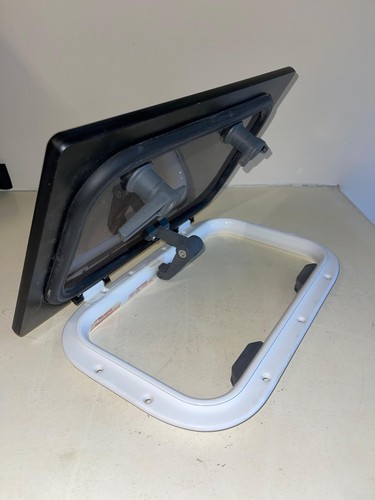 Lewmar hatch flush size 20 - hatch, 2g