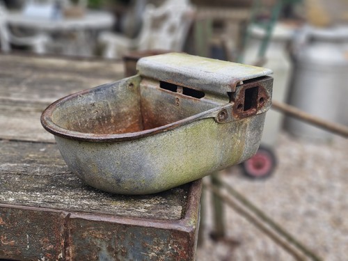 Vintage drinker wall bird bath - drinker,