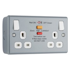 BG MC522ARCD METALCLAD TWIN RCD SWITCH SOCKET 13A 2 GANG (LATCHING / PASSIVE)
