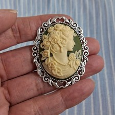 Portrait cameo Brooch Green &