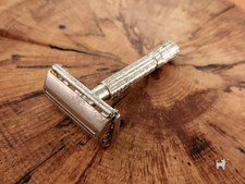 BROKEN Gillette Flare Tip Super Speed C2 1957 DE Safety Razor