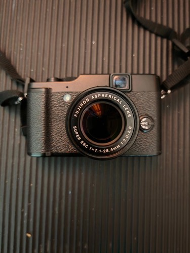 Fujifilm x10 black - 12mp, 3