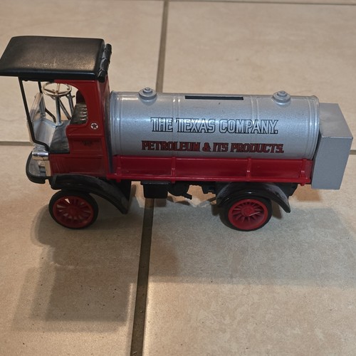 Texaco 1995 1910 mack tanker - texaco,