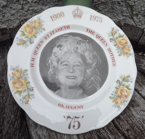 Rare 1975 queen elizabeth the - queen,