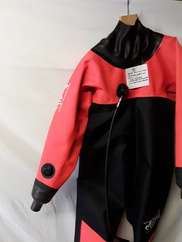 Dry suit diving - dry,