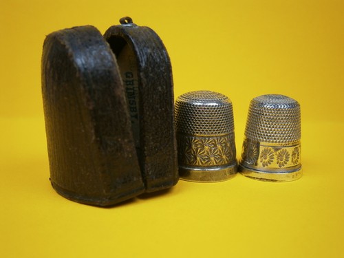Hallmarked silver thimble - silver,