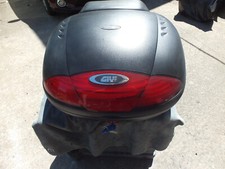Givi E450 top box in good condition comes with a backrest and 2 keys