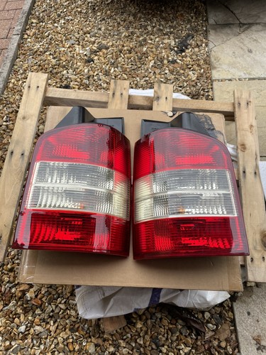 Pair left right tail - tail, light