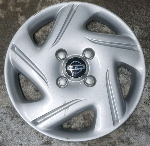 Nissan almera wheel trim - 15",