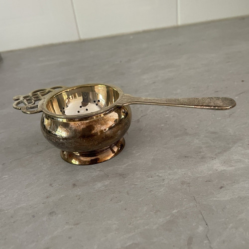 Metal tea strainer drip - drip, bowl