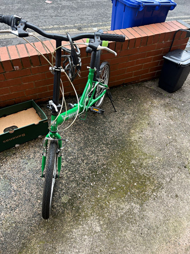 Mans green folding bike - ,
