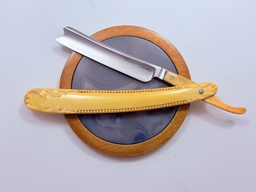 Very old barbers notch - old,