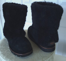 UGG WOMENS MAYLIN BOOTS SUEDE