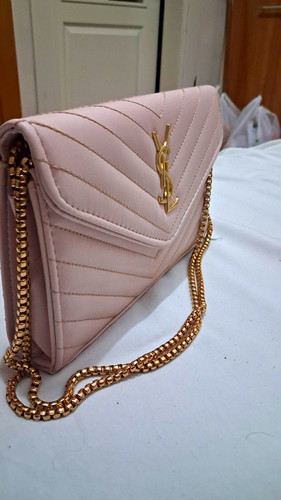 Women hand shoulder - , pink