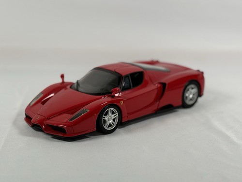 Hot wheels scale - 1/18, cast