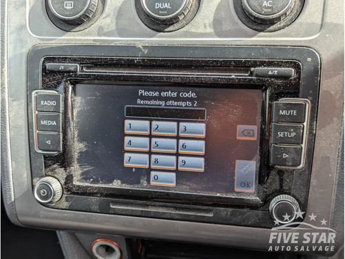 Touran radio player - radio, head
