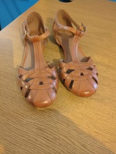 clarks tan sandals 6.5