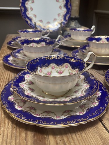 Antique royal doulton - royal,