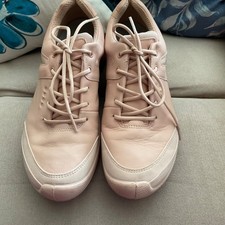 Ecco Womens UK Size 40 pink trainers/golf shoes in excellent condition 