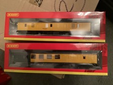 Hornby R4995 Network Rain Mk1 BG Generator Van, R4994 Structure Gauging Coach