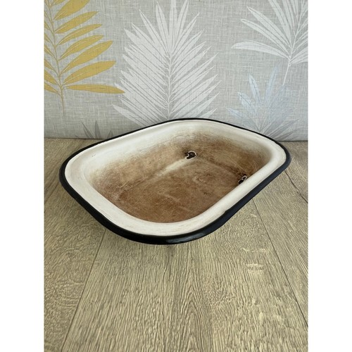 Rectangular enamelled pie dish
