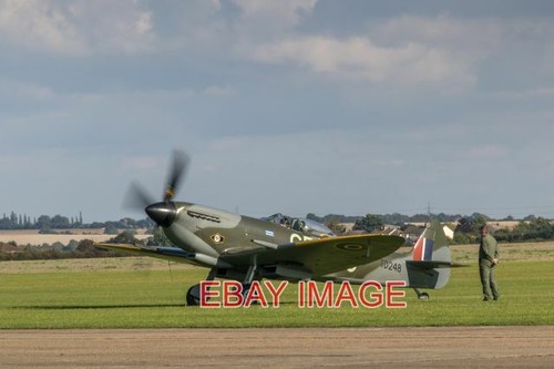 Photo spitfire taxiing - photo,