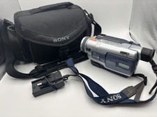 SONY DCR-TRV325E DIGITAL 8 CAMCORDER (Digital 8 Hi8 8mm Video 8 Playback)