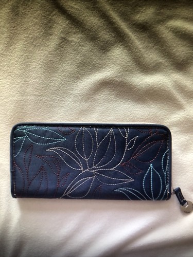 Traveling zip wallet - zip,