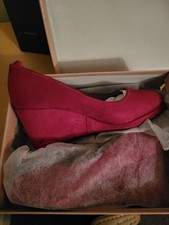 Fuschia Pink Wedge Shoe Size 6