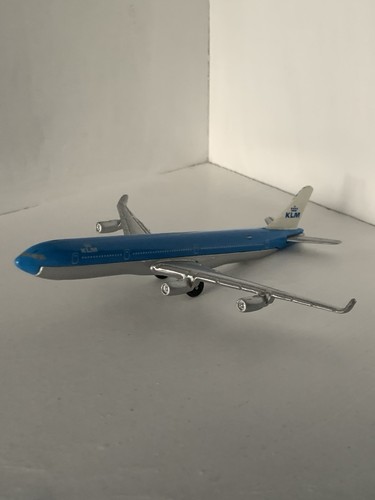 Klm metal boeing 777 model - klm,