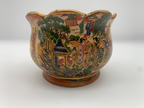 Chinese hand painted satsuma - hand,
