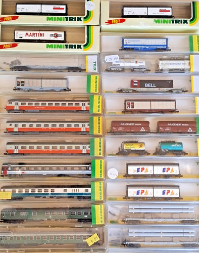 Minitrix gauge coaches - n,