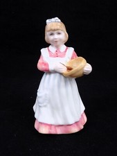 Vintage Royal Doulton 'Mother's Helper' Small 1994 Figurine HN3650 Boxed