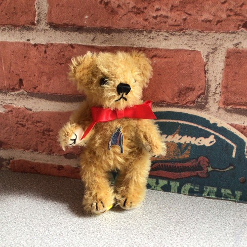 Miniature golden mohair magnet - miniature,