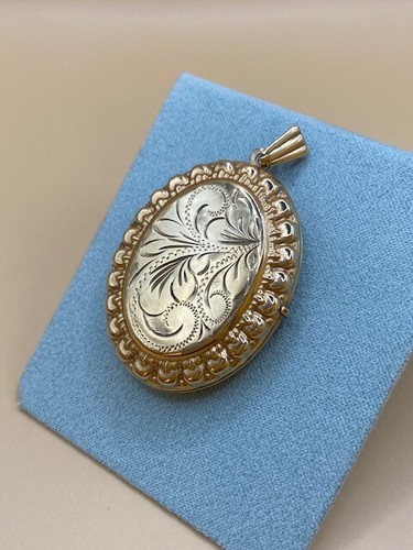 9ct yellow gold large engraved - 9ct,
