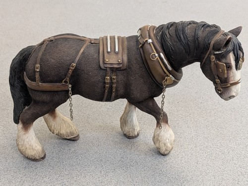 Large heavy shire dray horse - large,