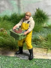 OO GAUGE 1/76 Scale Fisherman