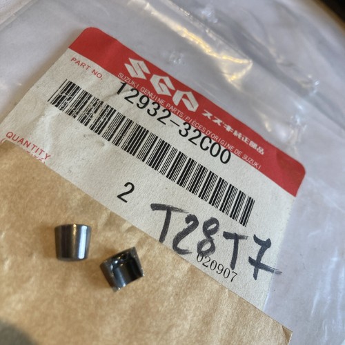 Suzuki 12932 32c00 valve - suzuki, 12932-32c00