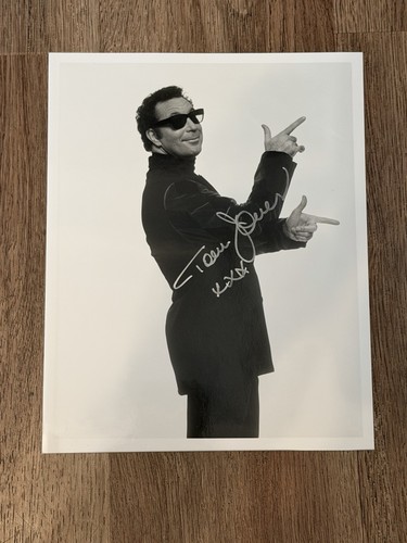 Tom jones autograph photo 8x10 - tom,