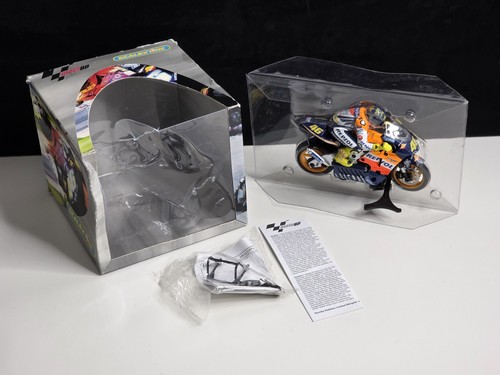 Scalextric motogp scale - scalextric,