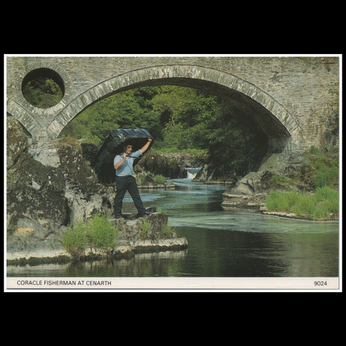 Coracle fisherman cenarth - fisherman, at