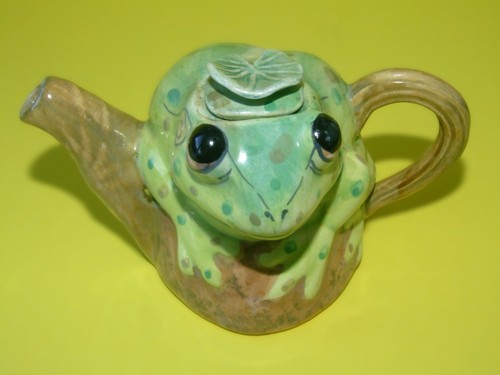 Small miniature khien frog - miniature,