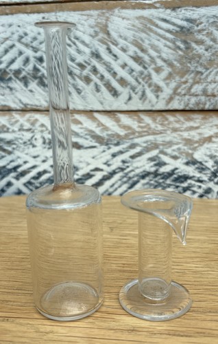 Long neck bud vase flat - vase, bottom