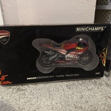 Minichamps Valentino Rossi Ducati Desmosedici GP 11 Team 2011 1/12 Scale