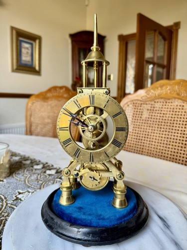 Skeleton clock miniature - skeleton,