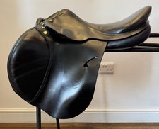 17” Prestige Roma Jump Saddle Black Medium Wide
