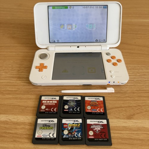 Nintendo 2ds console white - nintendo,